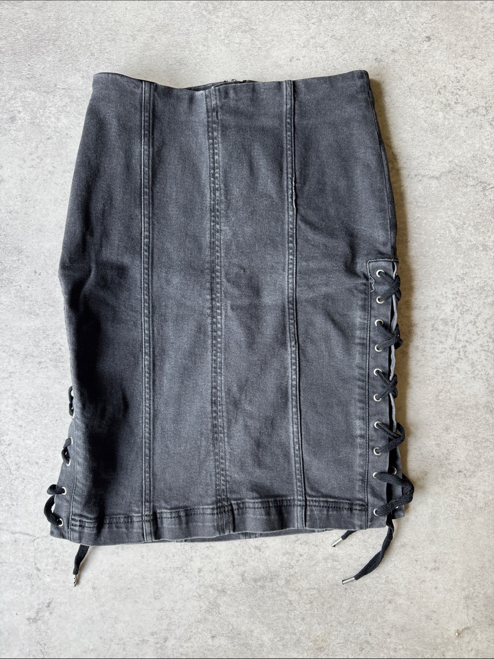 Free People Washed Black Lace Up Denim Mini Skirt Size 6 - Picture 1 of 6